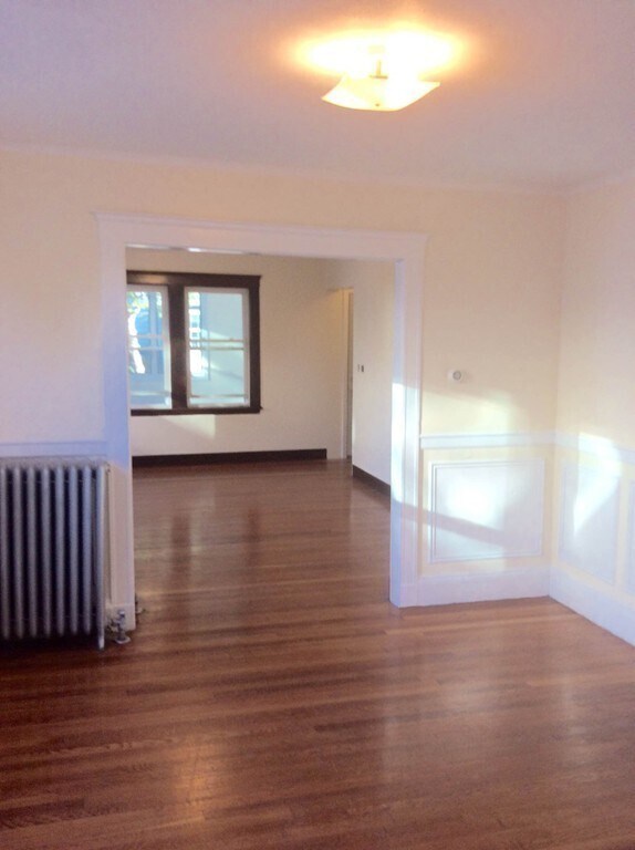 Photo - 61-63-63 Bartlett Ave Apartamento Unidad 61