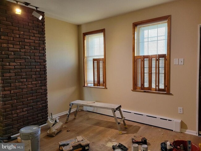 Building Photo - 2325 Belgrade St Rental