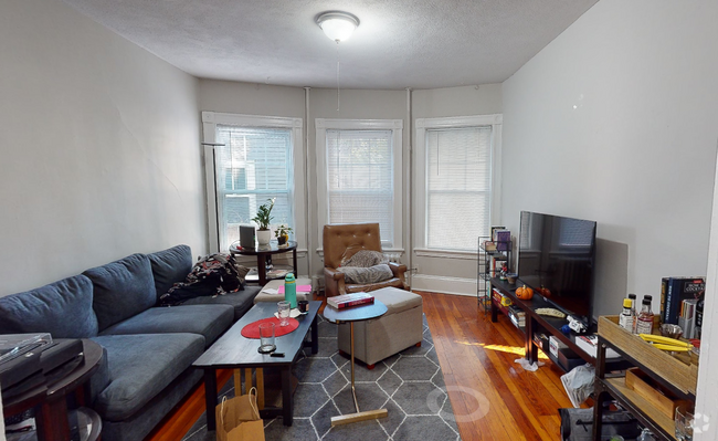 Building Photo - 7 Eustis St Unit 1R Rental