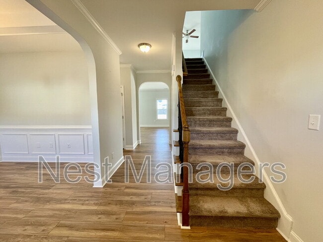 Photo - 5137 Thruway Rd