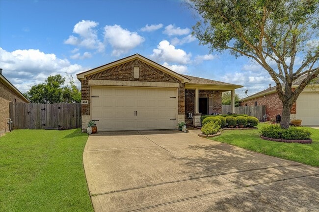 Photo - 630 W Newport Bend