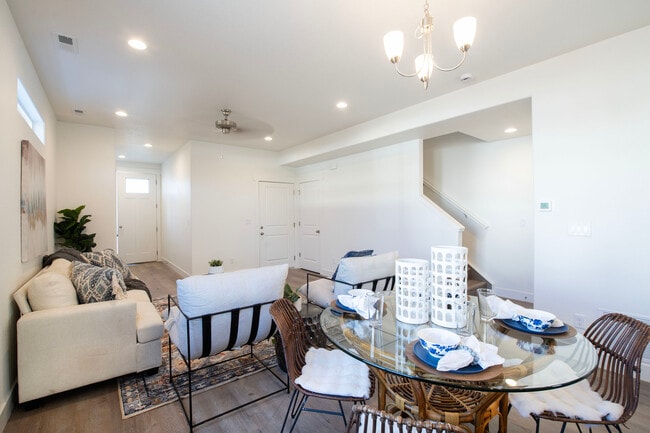 Photo - 1506 Tyram Grv