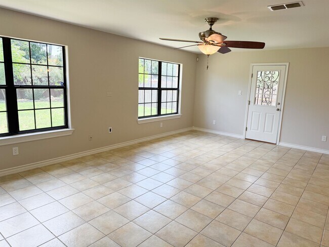 Photo - 1513 Sweden Ln