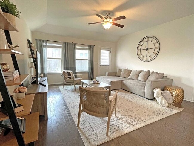 Photo - 13313 Henneman Dr