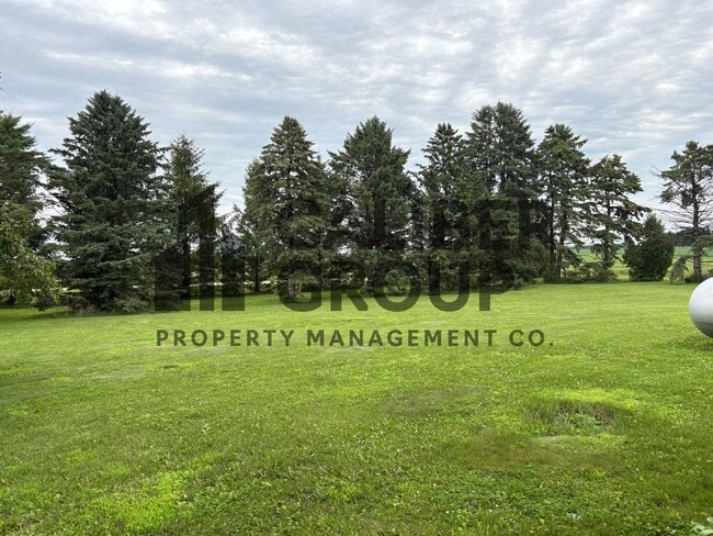 Building Photo - 2 bedroom 1 bath ranch style home