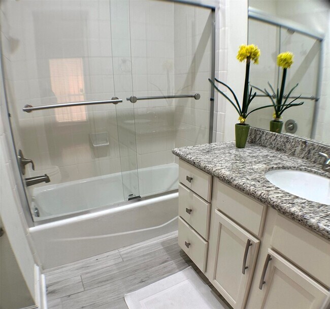 Photo - 913 Birdsall St