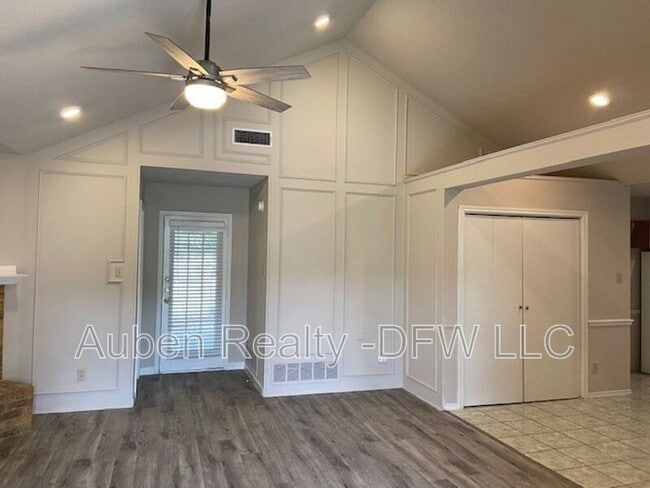 Photo - 2303 Markland St
