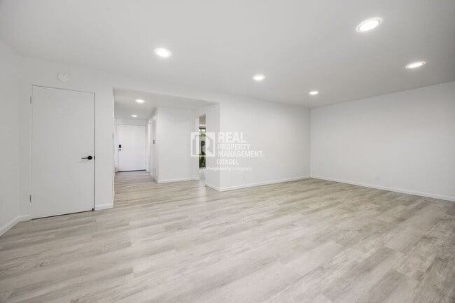 Photo - 963 Glencliff St