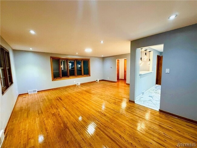 Photo - 2791 N Forest Rd