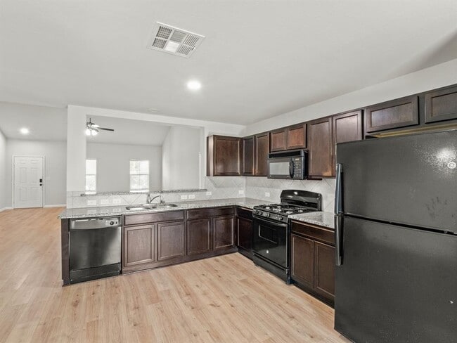 Photo - 303 Camellia Dr