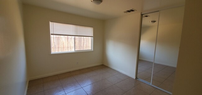 Photo - 4 Bedrooms, 2 Baths, Victorville Home in Tatum Track