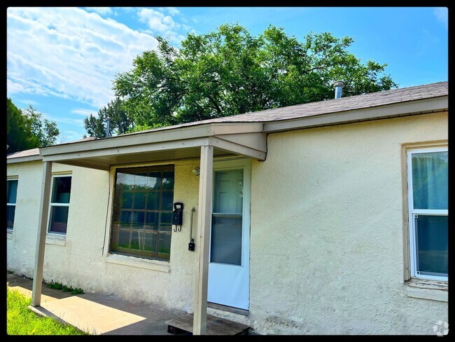 Building Photo - 1000 S Lamar St Rental