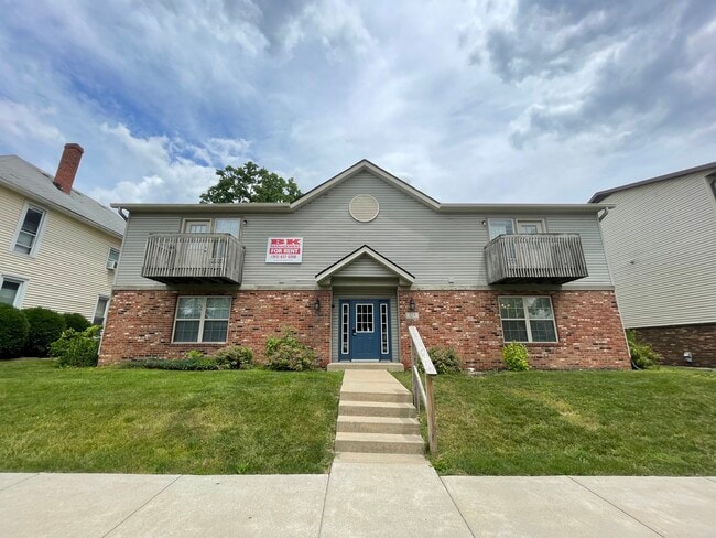 Outside Of Building - The Vintage Apartments