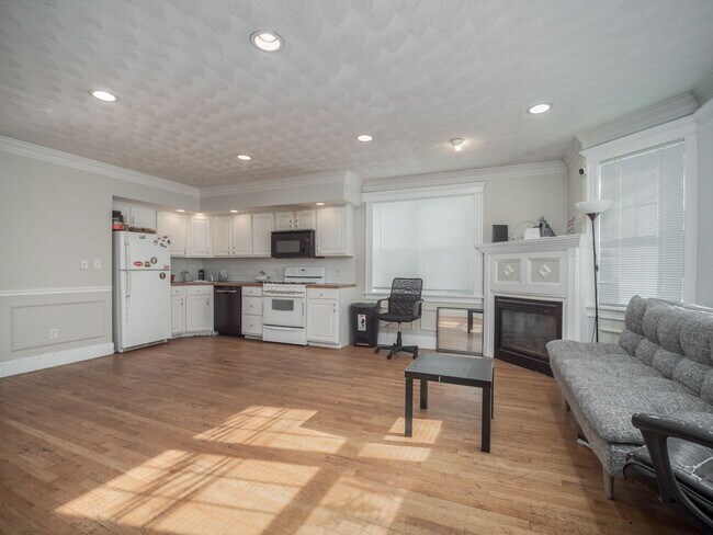 Photo - 145 Murdock St