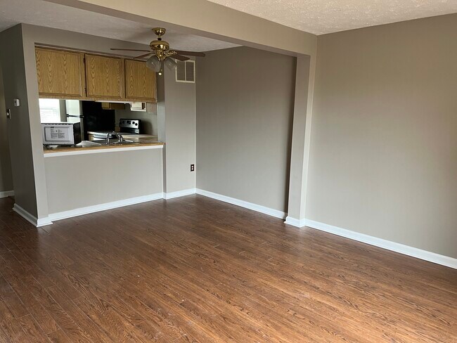 Photo - 7504 Lafayette Sq