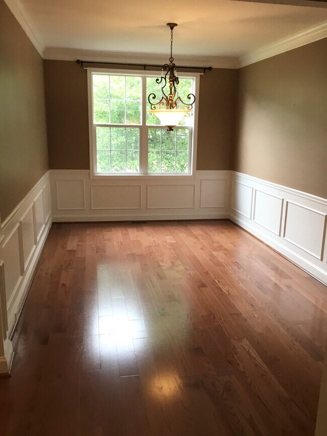 24 Brook Ln