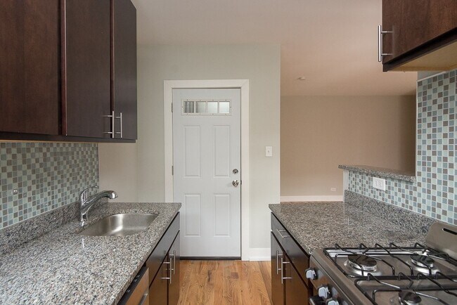 Photo - 2737 N Mildred Ave Unit C3