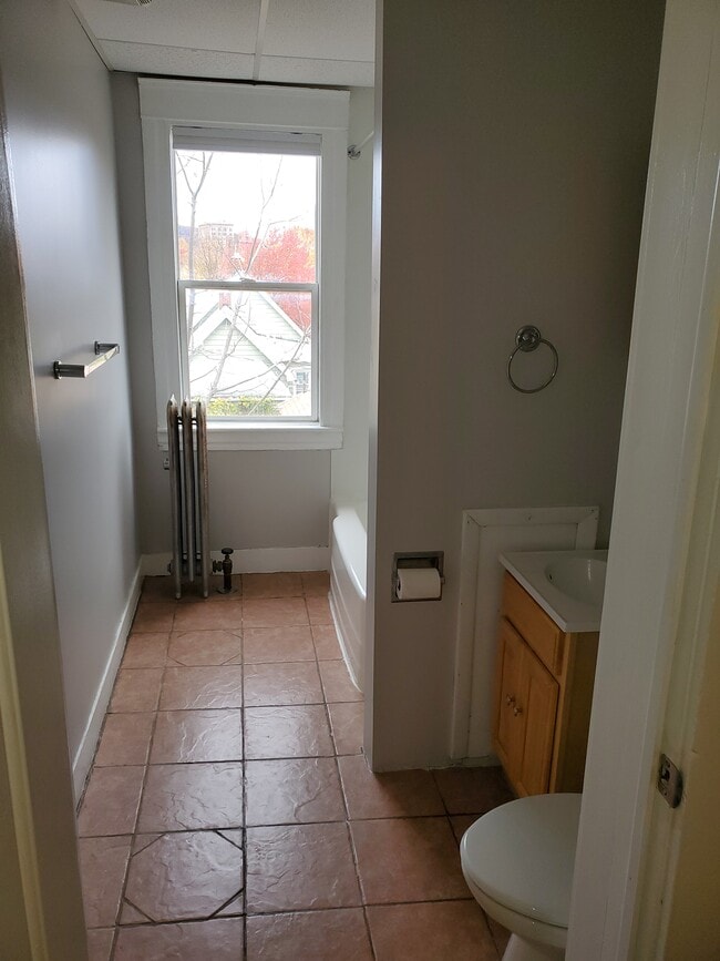 4 Livingston St