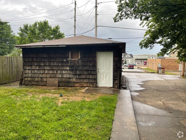 Building Photo - 1018 S 16th St Unit C Rental