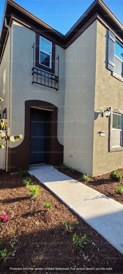 Photo - Solar - Belle Maison @ Campus Oaks -2031sq...