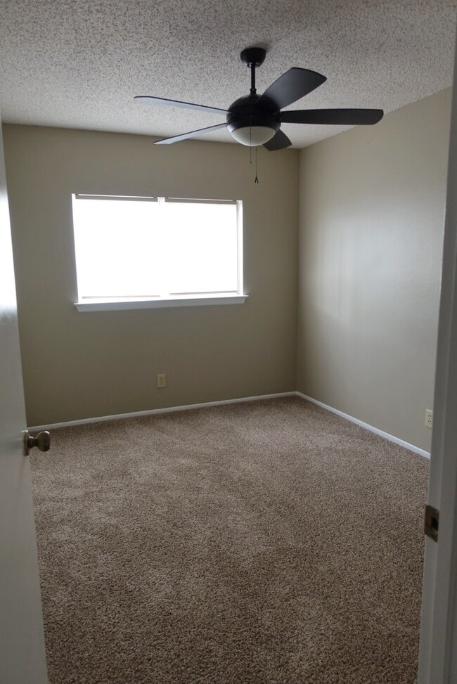 Guest room 2 - 4507 Sherwood Way