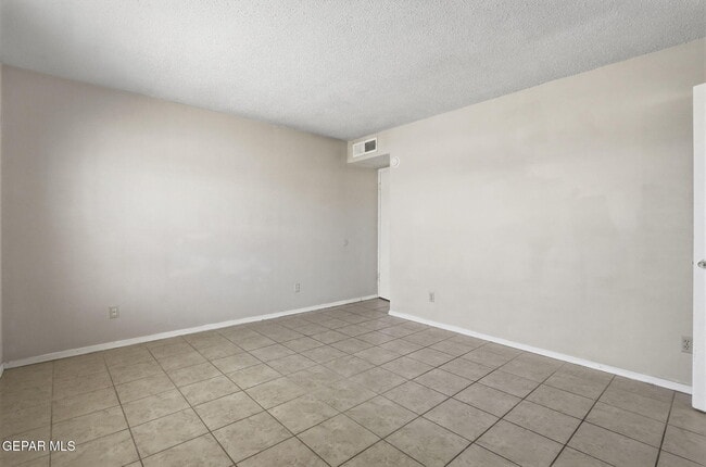 Photo - 2918 E Glen Dr