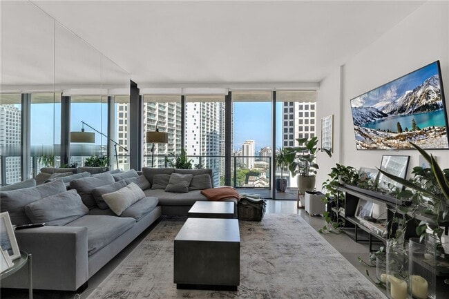 Photo - 68 SE 6th St Unidad 1207