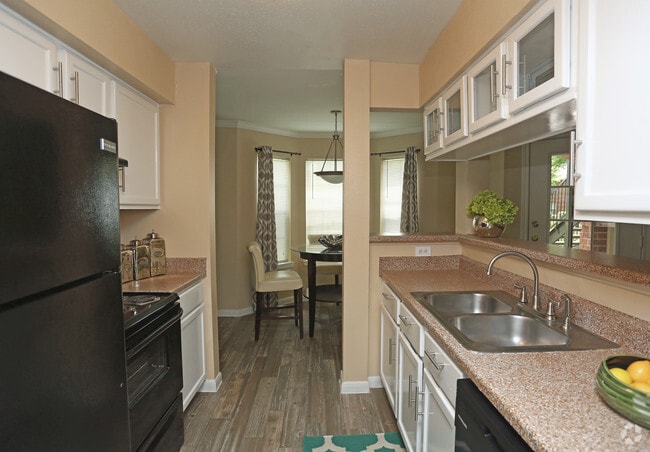 1br, 1ba, Kitchen, 750 sf