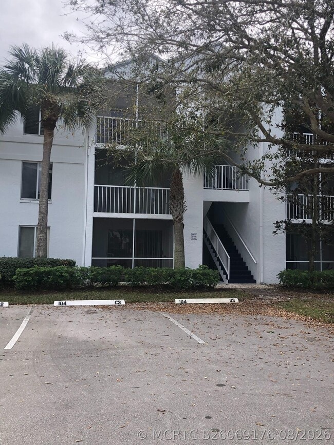 Building Photo - 2506 SE Anchorage Cove Unit C-3