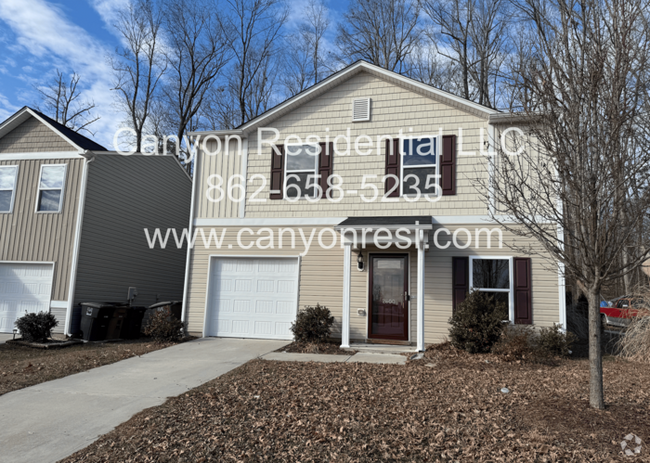 Building Photo - 2600 Craftsbury St Rental