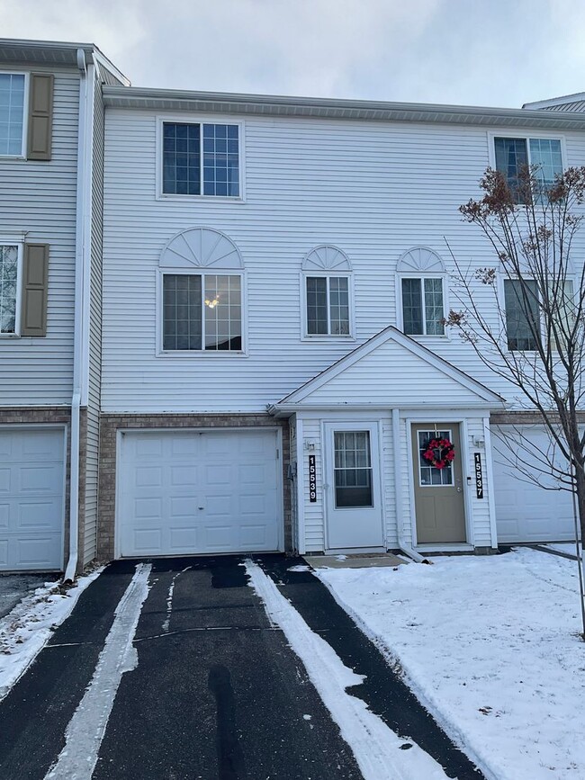 Beautiful Apple Valley Townhome! - Beautiful Apple Valley Townhome!