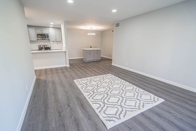 Photo - Fully Remodeled 2 Bedroom Condo for Rent in Valencia! Unit T10