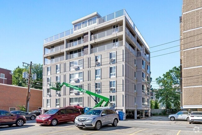 Building Photo - 4 Trowbridge Pl Unit 3D Rental