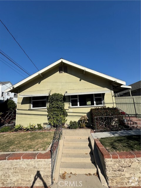 Building Photo - 910 Acacia Ave Rental