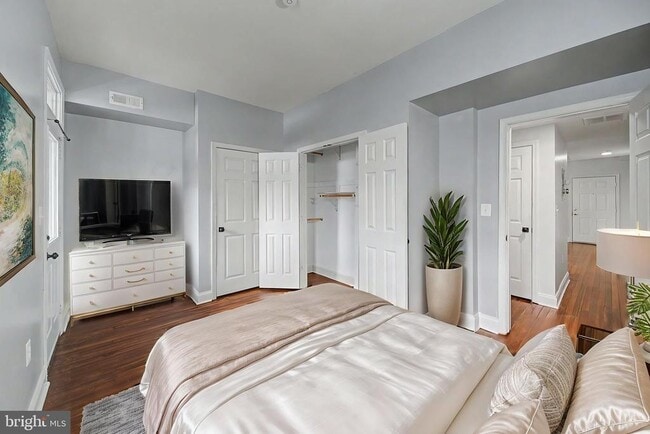 Photo - 1340 Fairmont St NW Unidad 23