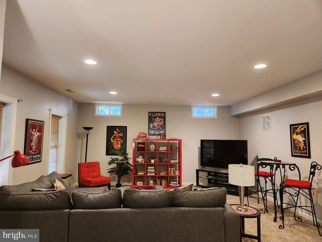 Photo - 6450 Bannister Ct