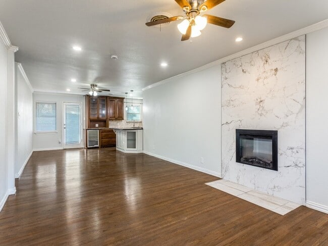 Photo - 1404 Ravenwood Dr