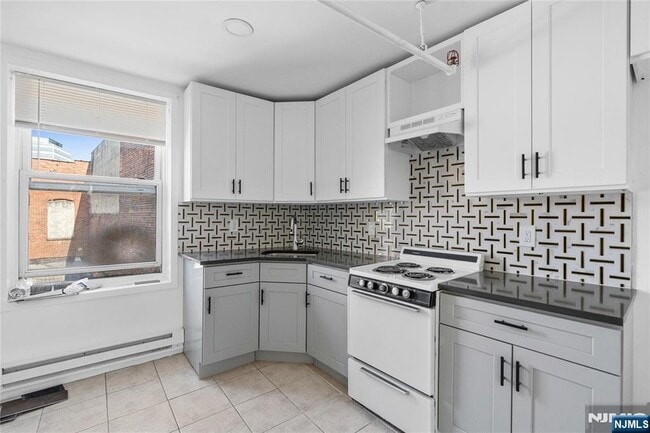 Building Photo - 275 Main St Unit 4-4 Rental