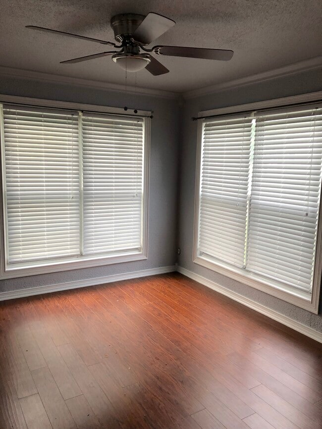 Photo - 502 Beacon Unidad A