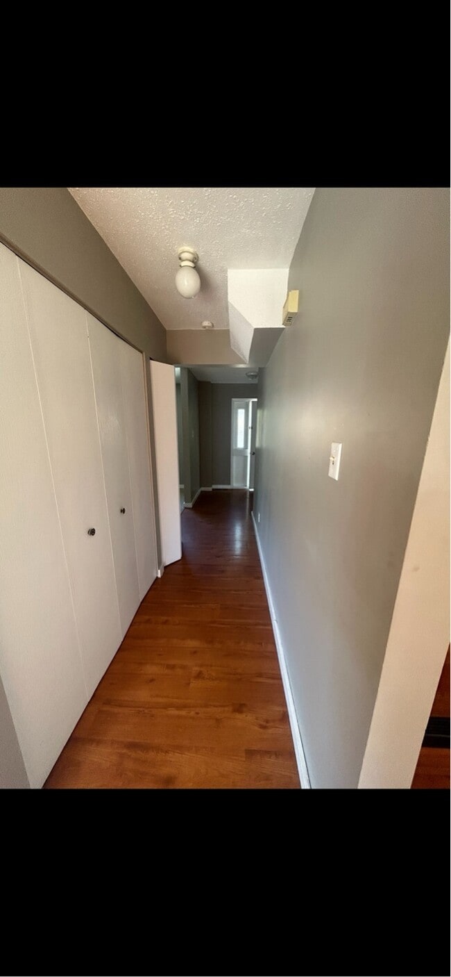 Building Photo - 241 Pine Ave