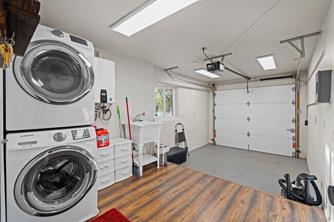 Photo - 4908 Burton Ave SE Unit Florida Room