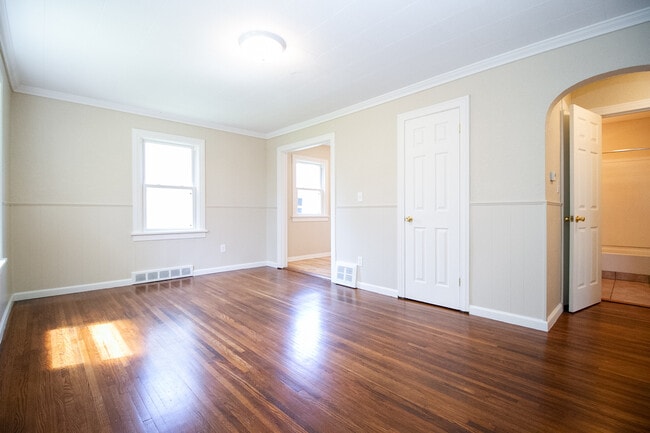 Photo - 1732 Talbot St