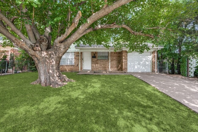 Classic 3 Bedroom Single-Story in Ft. Worth - Classic 3 Bedroom Single-Story in Ft. Worth House