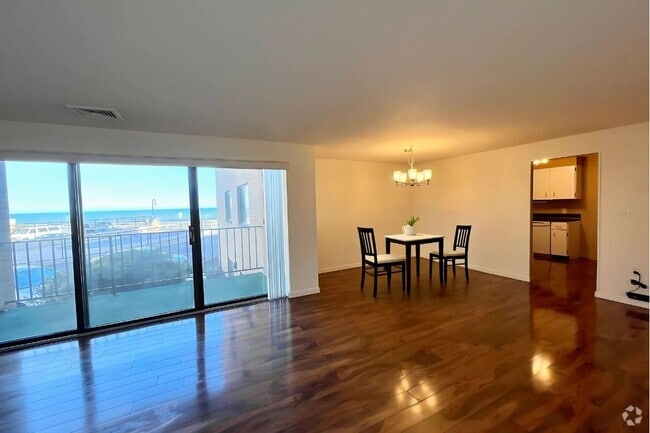 Building Photo - 295 Lynn Shore Dr Unit 105 Rental