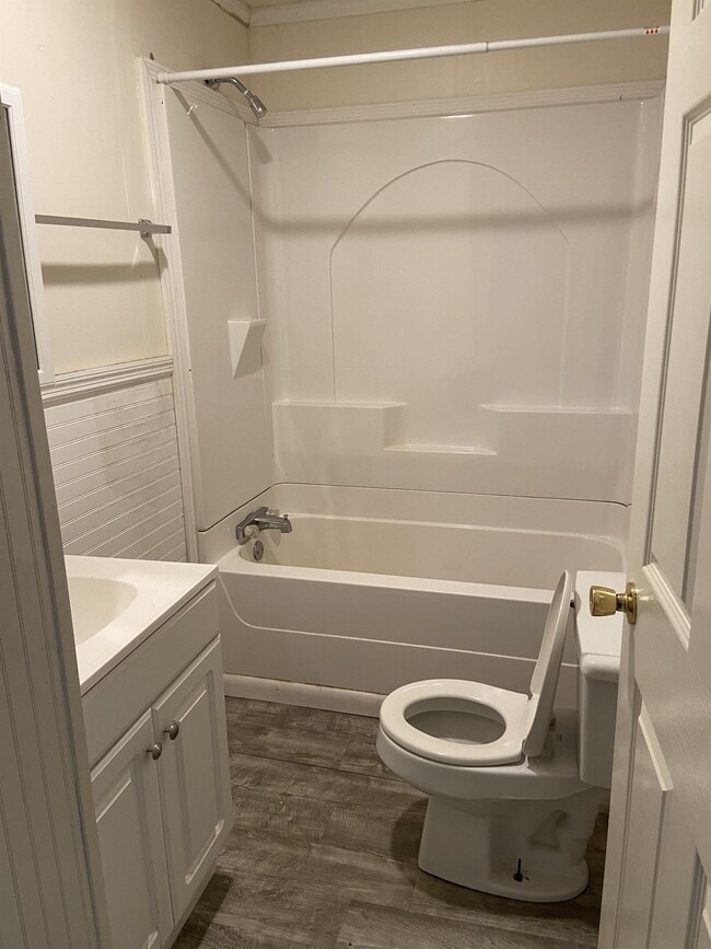 Photo - 2550 Loch Laurel Rd