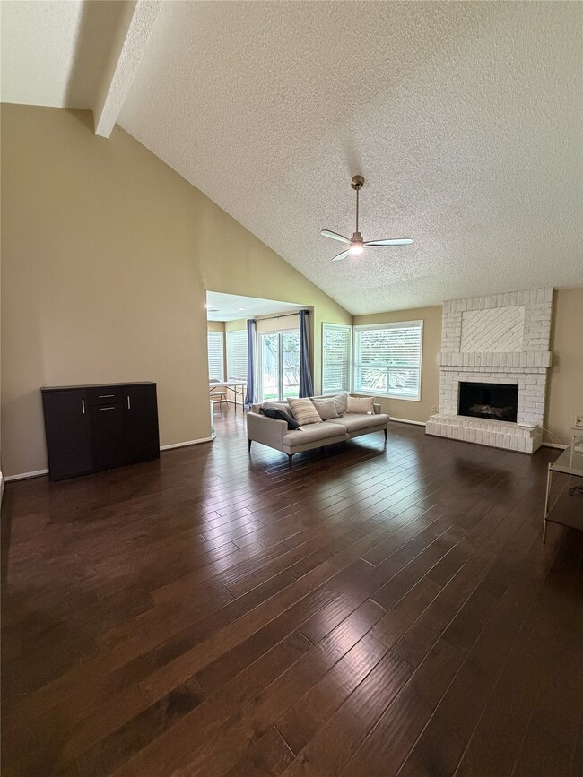 Photo - 2211 Brook View Ln