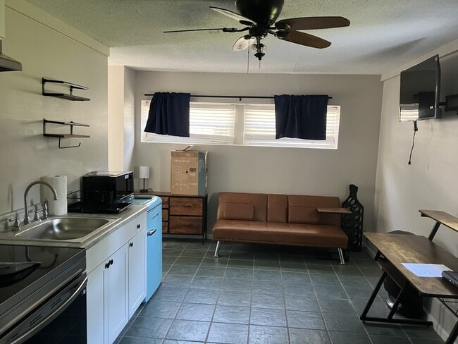 Photo - 1105 W Rock Spring Rd