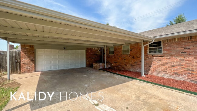 Photo - 702 Amity Ln