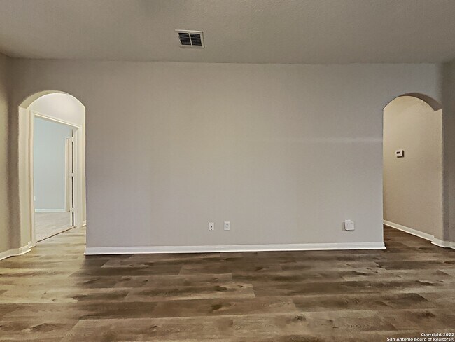 Photo - 6147 Still Mdws