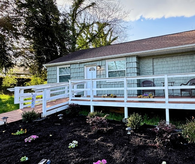 Building Photo - 1115 Henrietta Dr Unit Fully Furnished 1BR Rental